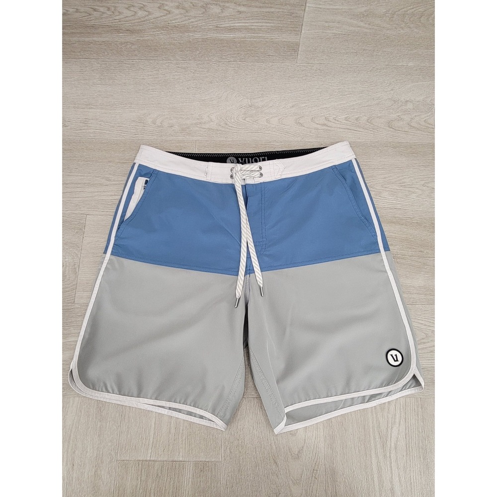 Vuori Cruise Board Shorts Men's 32 Blue Performance Outdoor Swim V314 7.5"